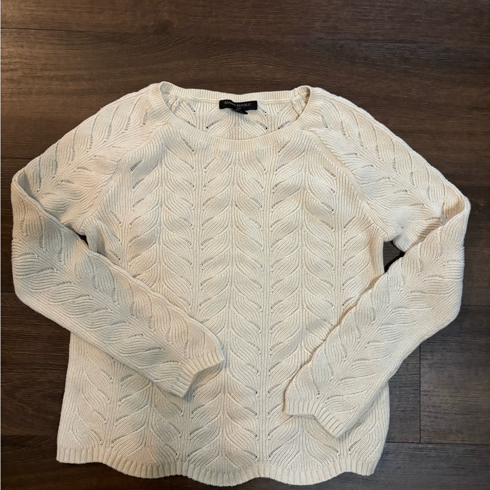 Banana Republic Cream Cable Knit Crew Neck Sweater